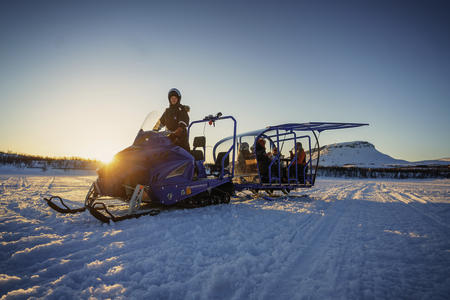  Schlittenfahrt auf Nordlichtsuche