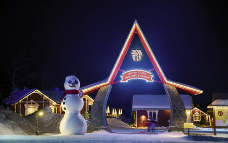 Eingangsportal vom Santa Claus Holiday Village 