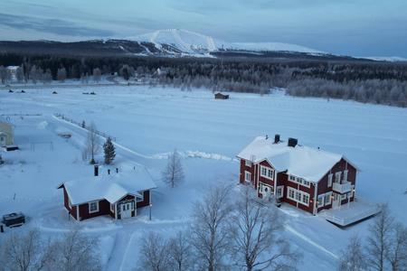 Das Loimu Resort befindet sich direkt am Fuße des Ylläs (c) Loimu Resort