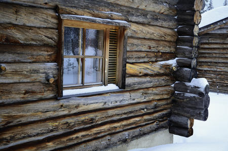  Log cabin