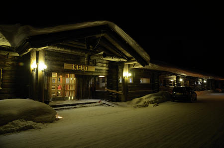 Das Blockhausrestaurant namens Kelo des Lapland Hotels Luostotunturi