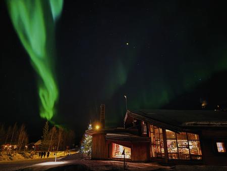 Polarlichter über dem Ylläshumina