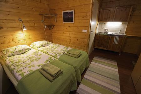 Studio-Zimmer mit kleiner Küchenzeile