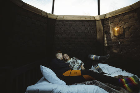 Nordlicht Suite im Kotastil für 2 Personen, Schlafbereich unter der Glaskuppel