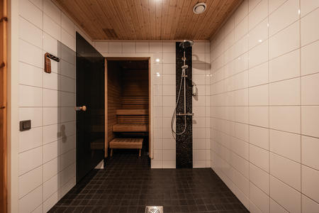 Duschbad mit Sauna in den Superior Doppelzimmern