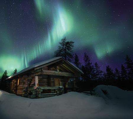 Polarlichtspektakel über den Luxus Panorama-Blockhäusern