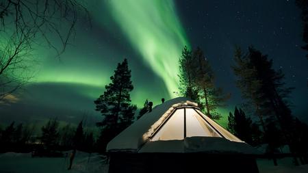 Nordlichter über dem Apukka Resort