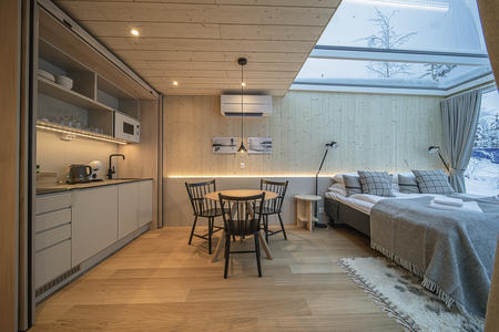  Wohn- & Essbereich der Sky View Cabin