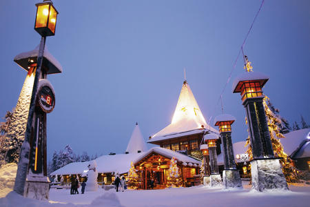 Das Weihnachtsmanndorf in Rovaniemi (c) Visit Rovaniemi