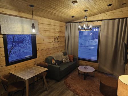 Wohnbereich der Deluxe-Villen am Fluss