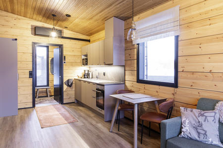 Küche und Essbereich der Deluxe-Villen am Fluss 