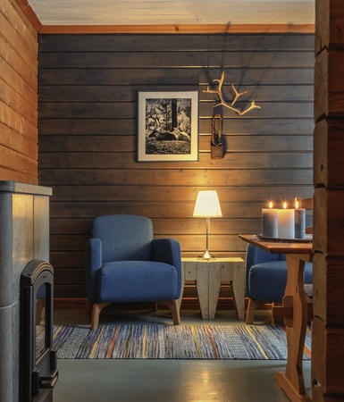 Wohnbereich im Ferienhaus mit Kamin