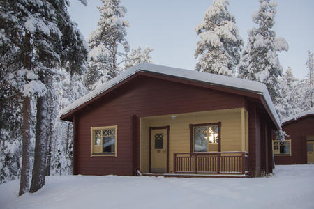 Außenansicht der Ferienhäuser mit 2 Schlafzimmern und Sauna