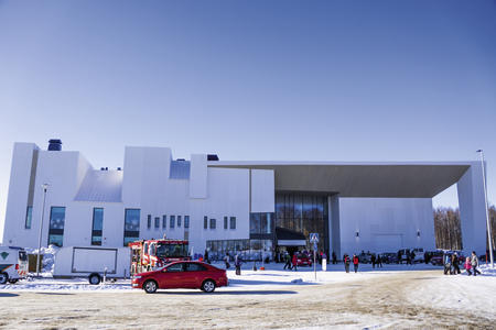 Das Schneeschloss-Hauptgebäude von außen