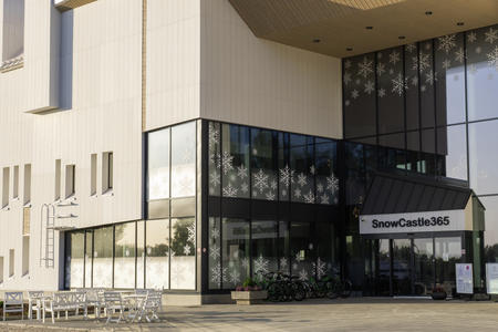 Das Schneeschloss-Hauptgebäude von außen