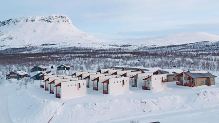 Neben dem Hotel trohnt der Berg Saana