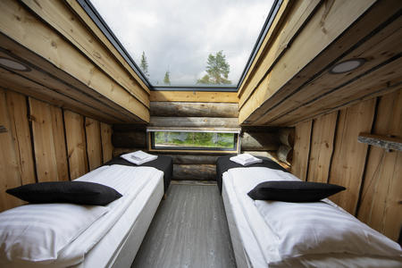 Panorama-Fenster über dem Bett in beiden Schlafzimmern der Superior Sky-View Villen