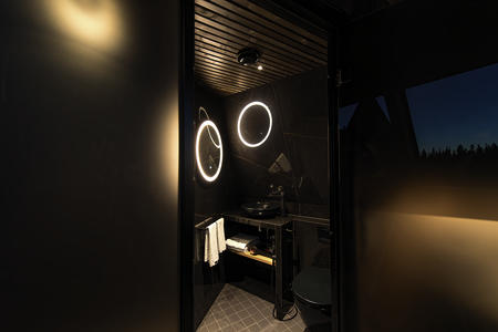 Modernes Badezimmer