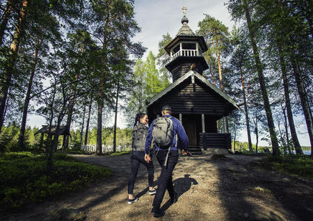 Ganz in der Nähe des karelischen Dorfes Bomba befindet sich eine schöne Kapelle der orthodoxen Gemeinde von Nurmes