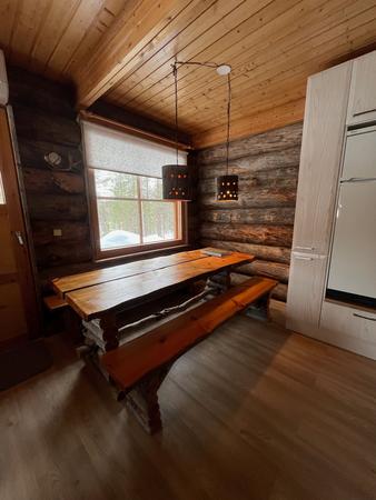 Essbereich, Blockbohlen-Apartment