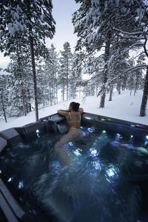 Outdoor-Jacuzzi, Deluxe-Suite mit Panoramafenstern