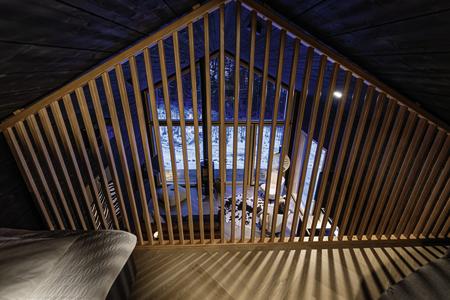 Schlafbereich oben, Ferienhaus mit zwei Schlafzimmern und privatem Ausblick (c) Riekko Lodge