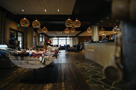 Rezeption und Hotelshop