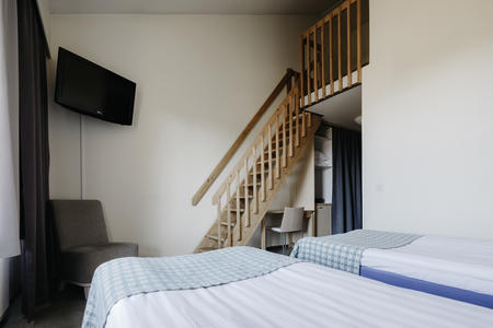 Zimmer mit Loft